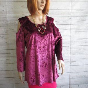 NWT - By Design crushed velvet top - sz L